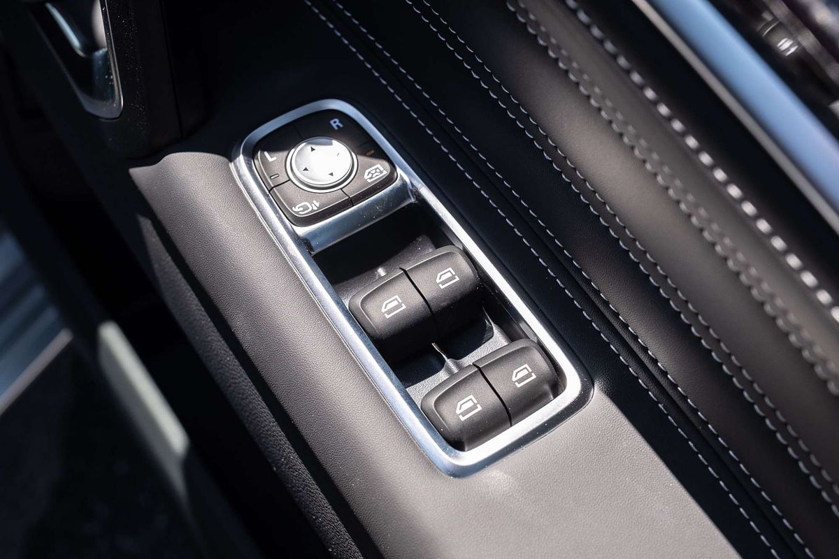 2025 LDV D90 Executive SV9A