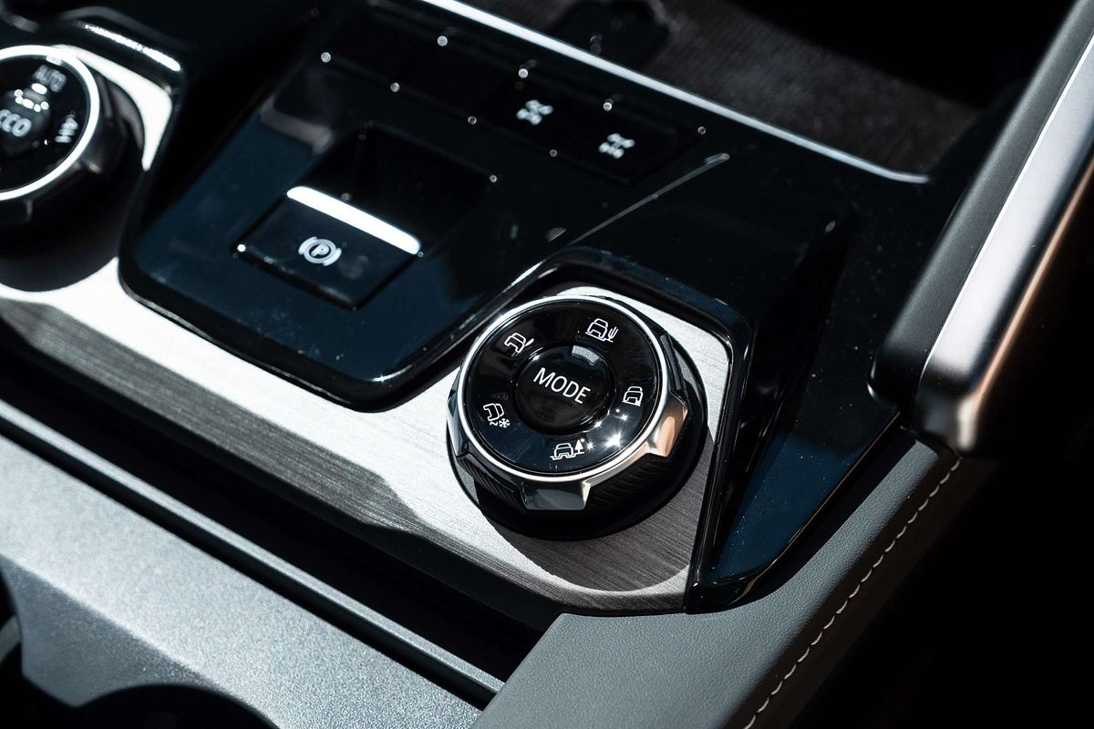 2025 LDV D90 Executive SV9A