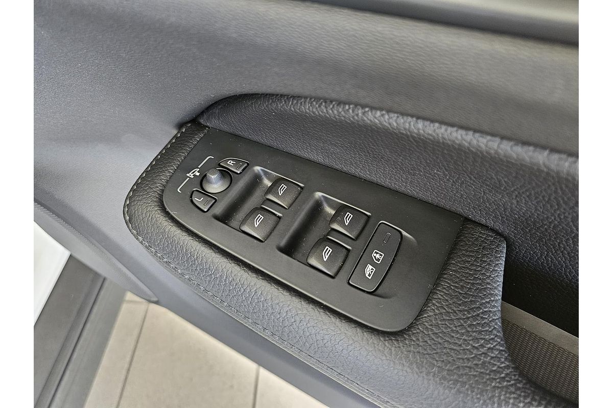 2021 Volvo V60 Cross Country B5