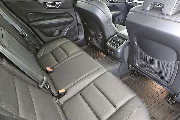 2021 Volvo V60 Cross Country B5