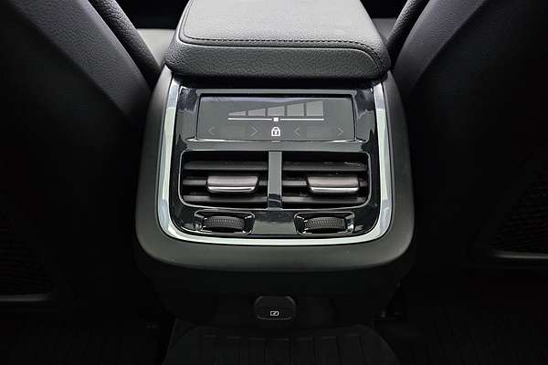 2021 Volvo V60 Cross Country B5