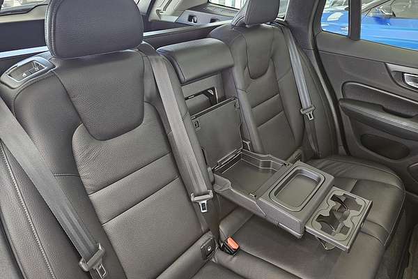 2021 Volvo V60 Cross Country B5