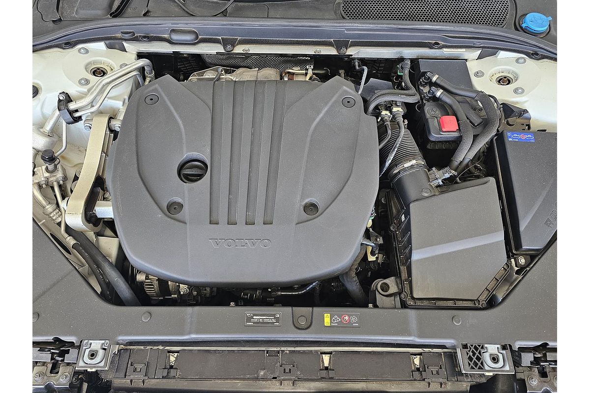 2021 Volvo V60 Cross Country B5