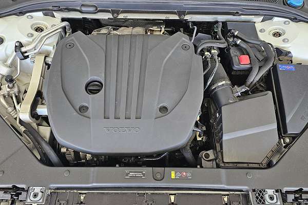 2021 Volvo V60 Cross Country B5