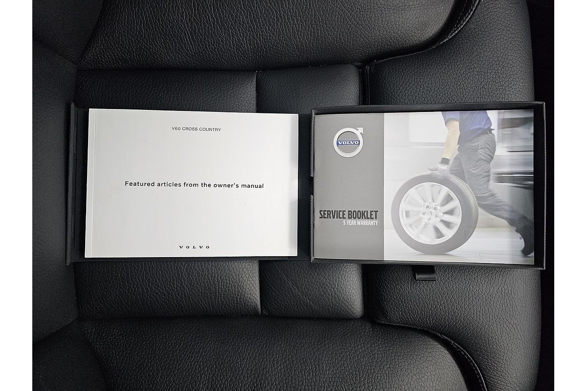 2021 Volvo V60 Cross Country B5