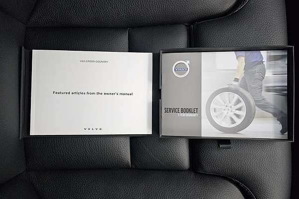 2021 Volvo V60 Cross Country B5