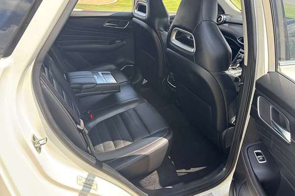 2021 MG HS Essence SAS23