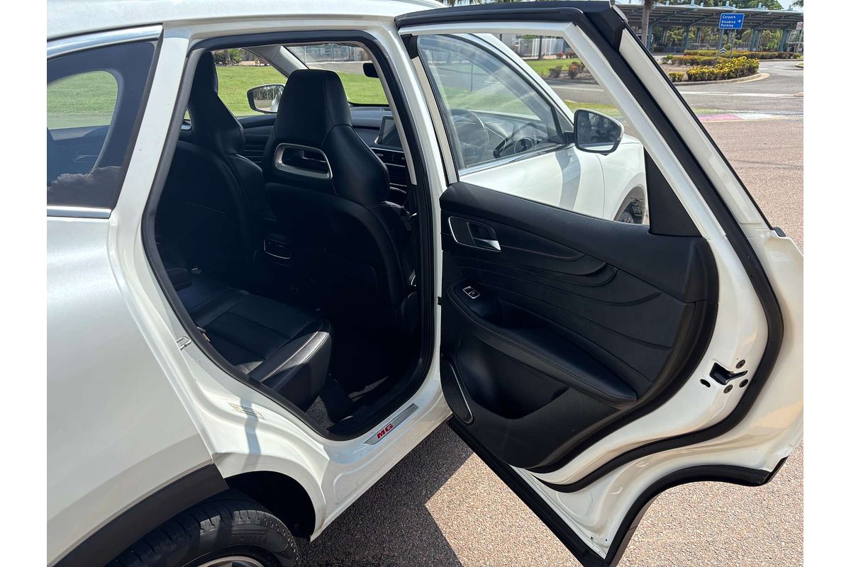 2021 MG HS Essence SAS23