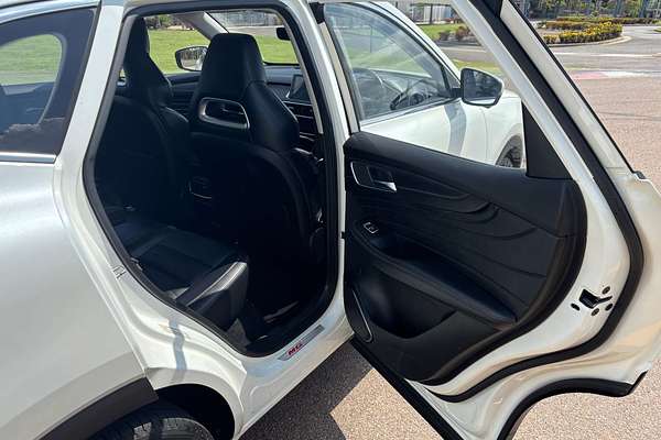 2021 MG HS Essence SAS23