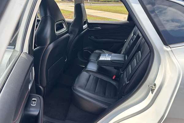 2021 MG HS Essence SAS23