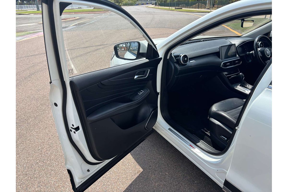 2021 MG HS Essence SAS23