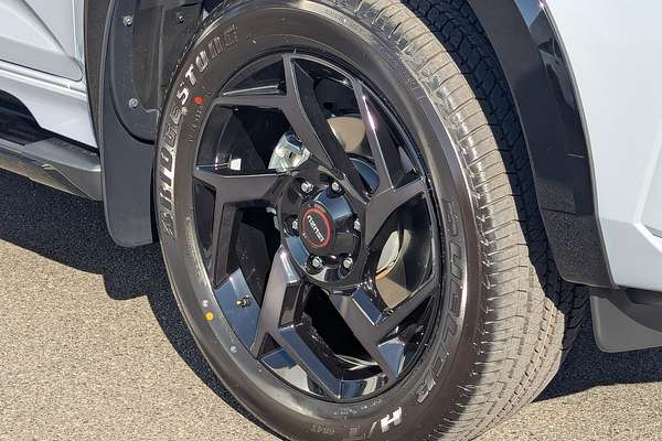 2025 Isuzu MU-X X-TERRAIN