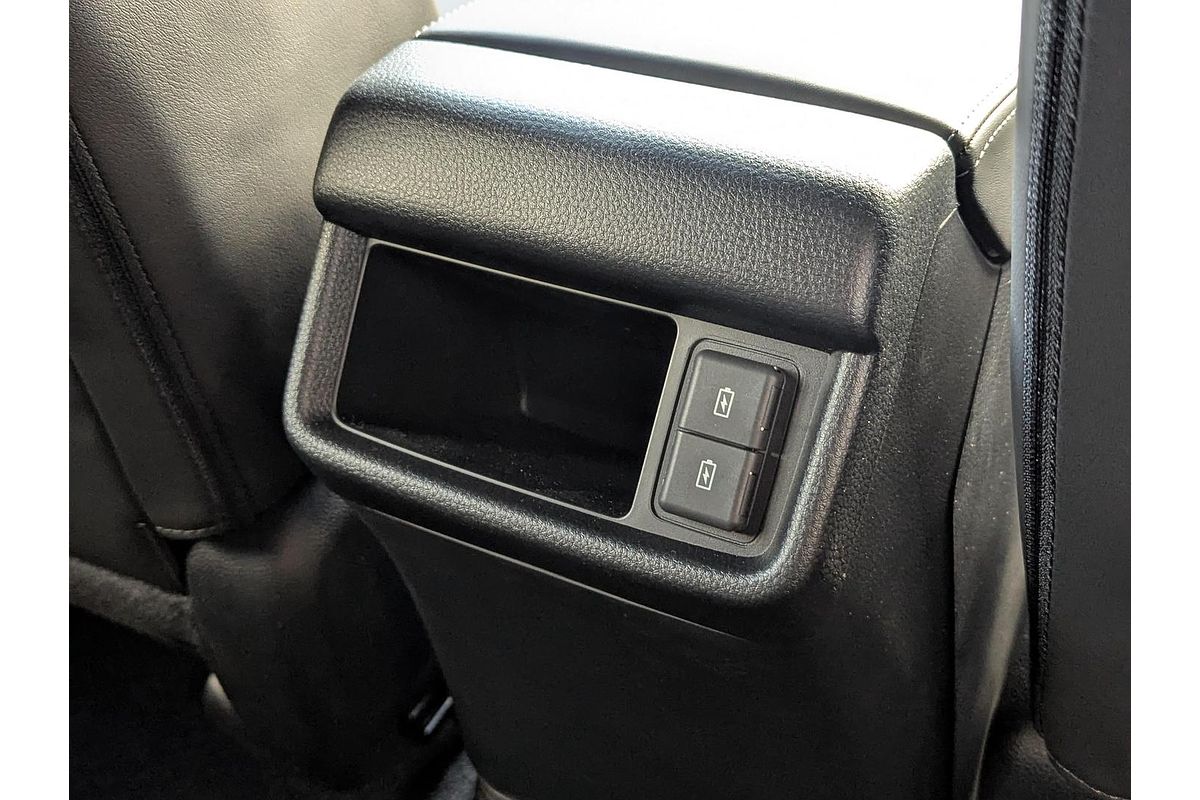 2025 Isuzu MU-X X-TERRAIN