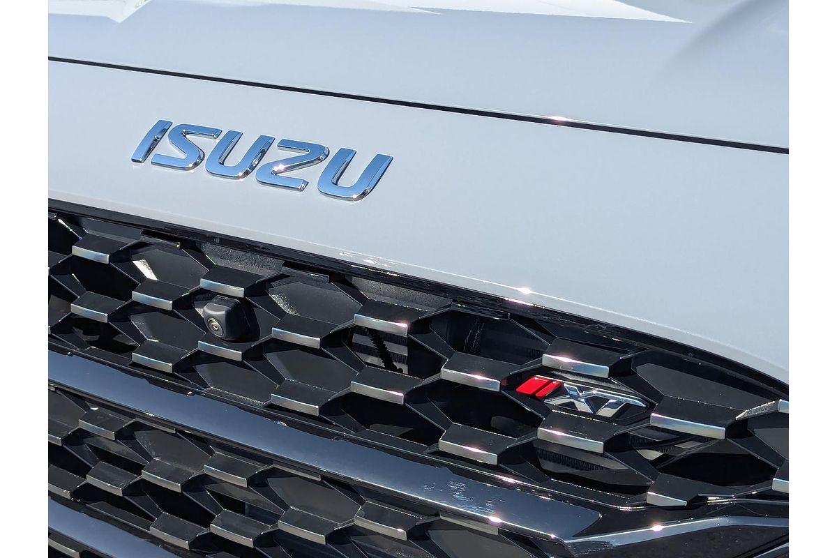 2025 Isuzu MU-X X-TERRAIN