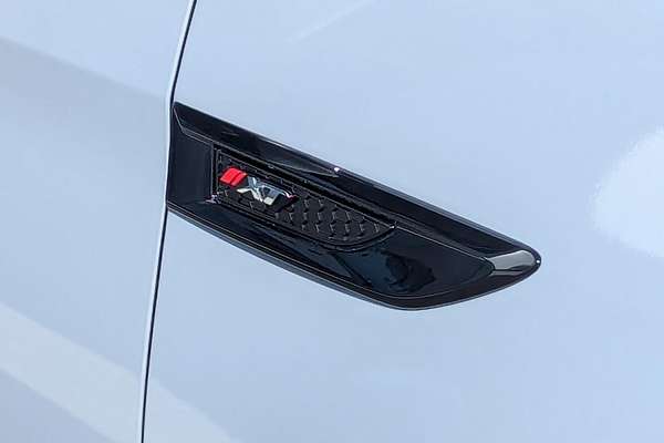 2025 Isuzu MU-X X-TERRAIN