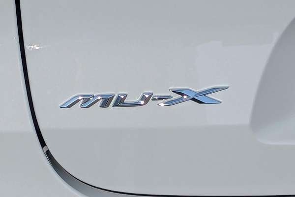 2025 Isuzu MU-X X-TERRAIN