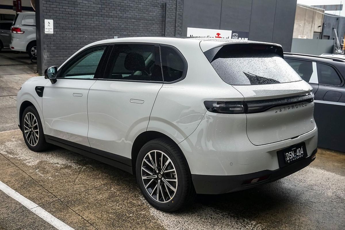 2025 Leapmotor B10 Design LR A12