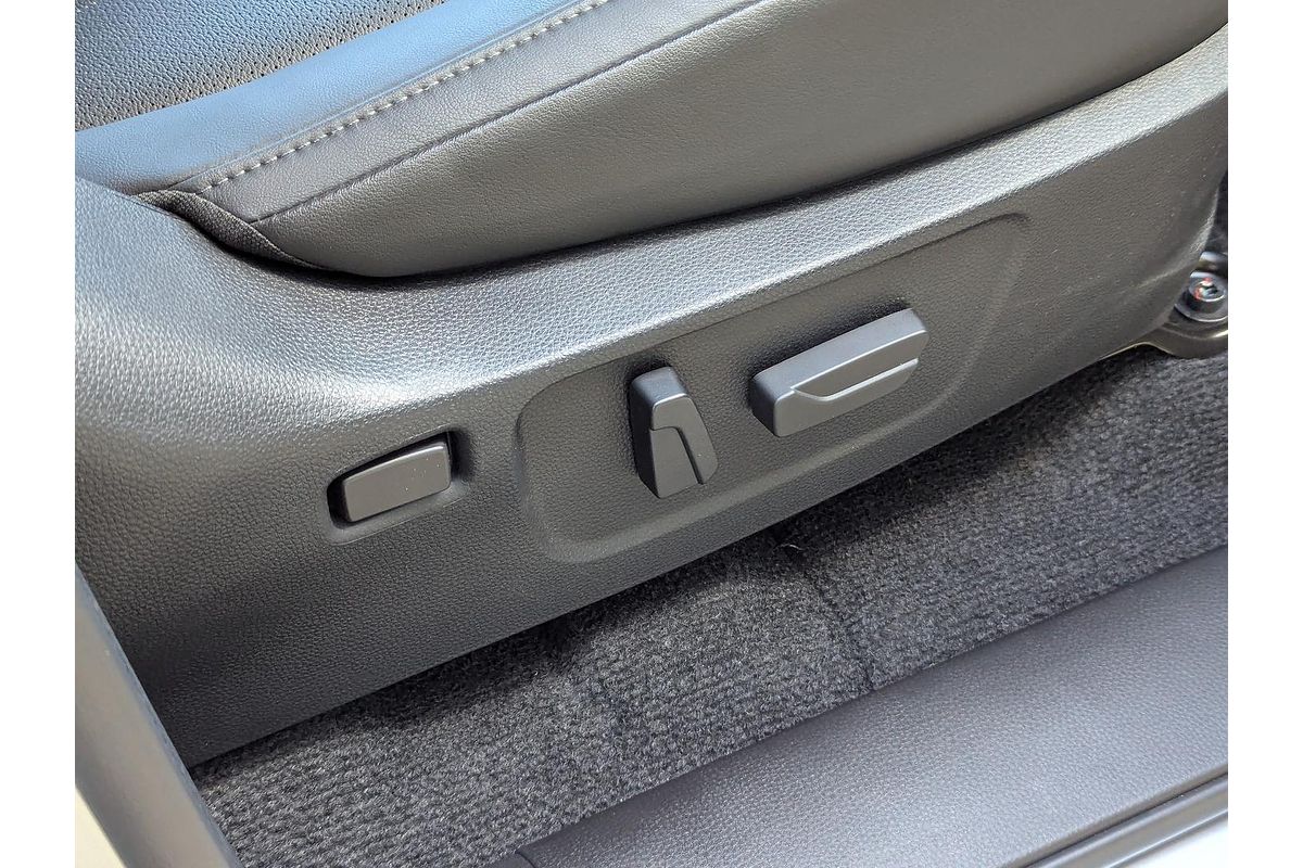 2025 Isuzu MU-X X-TERRAIN