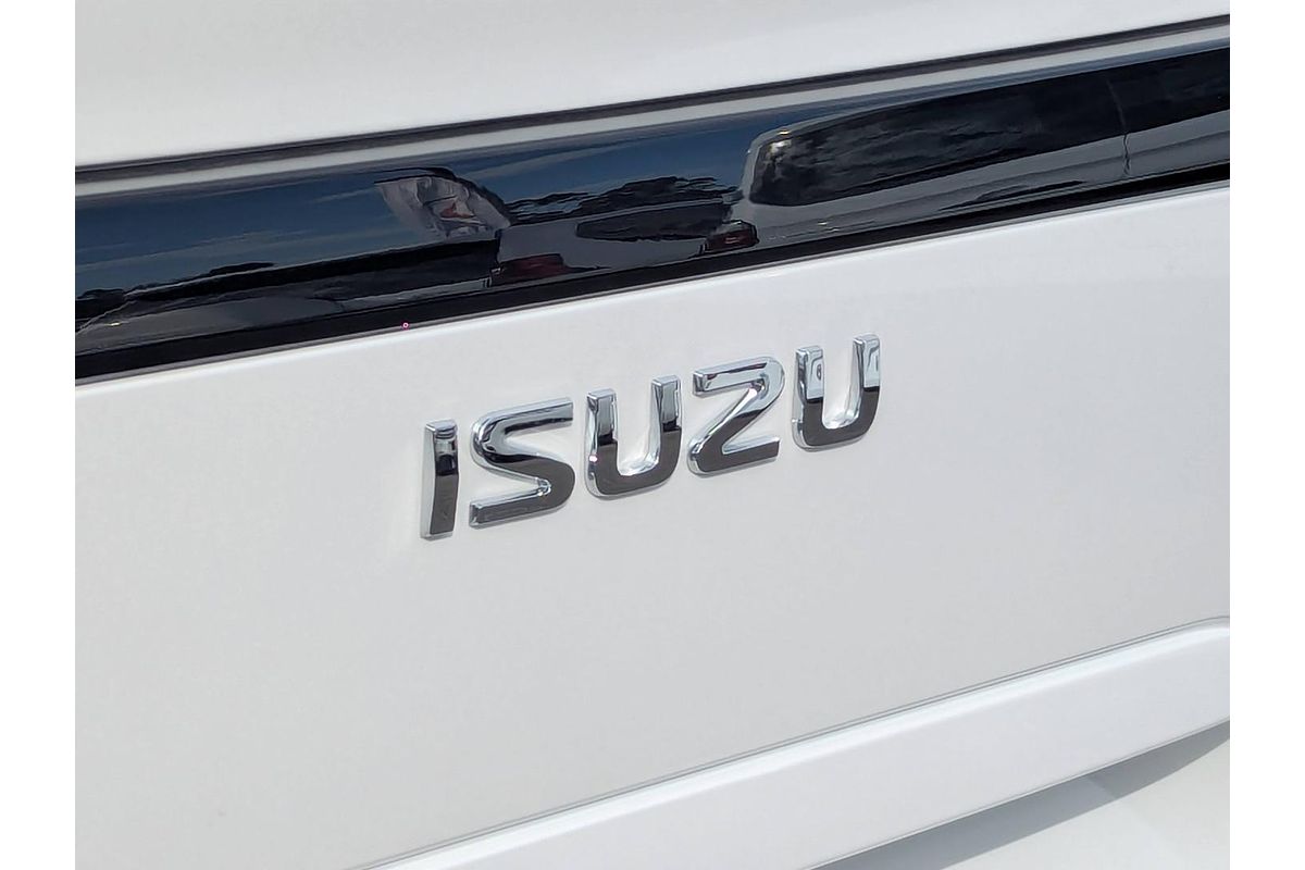 2025 Isuzu MU-X X-TERRAIN