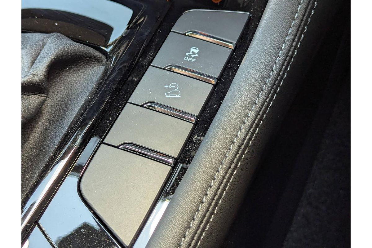 2025 Isuzu MU-X X-TERRAIN