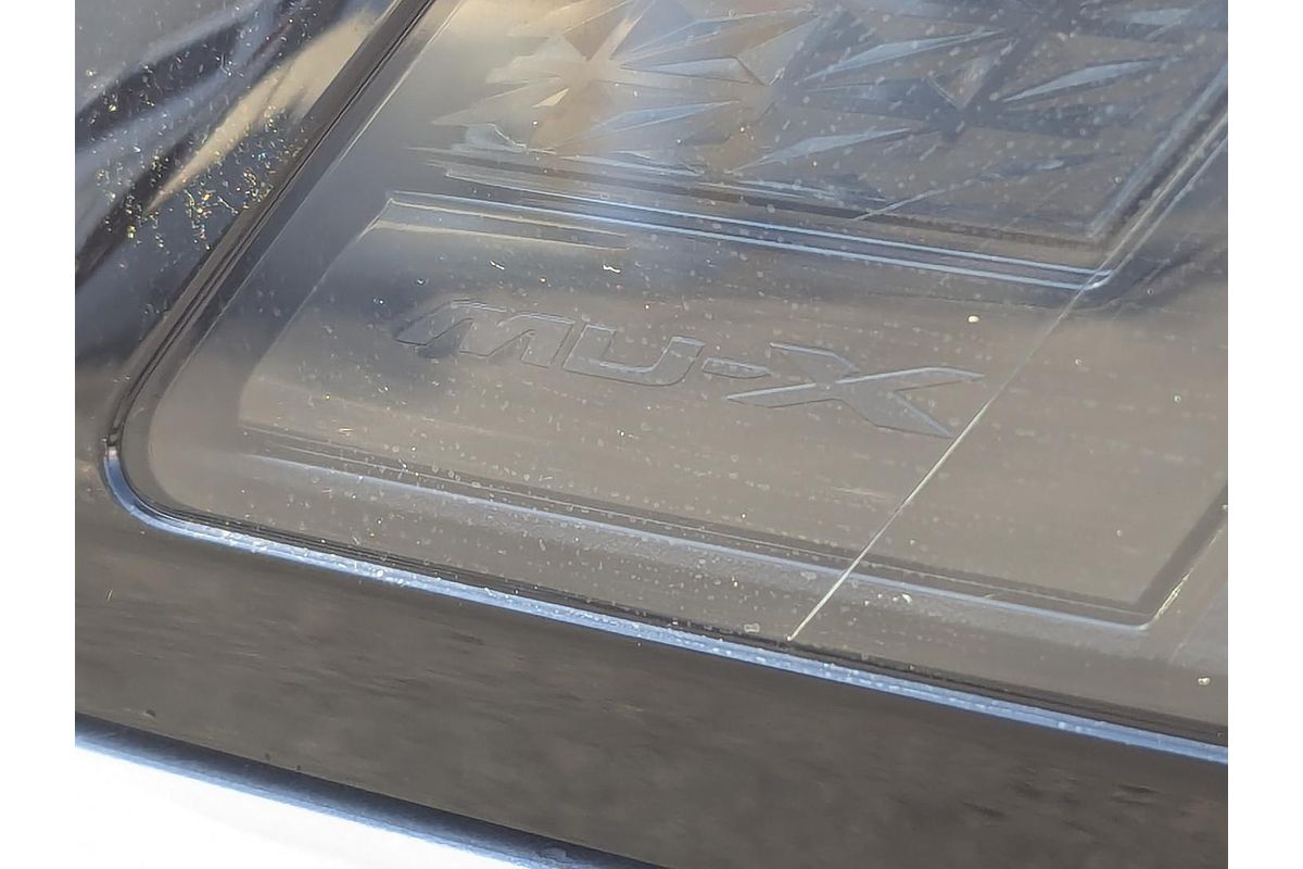 2025 Isuzu MU-X LS-T