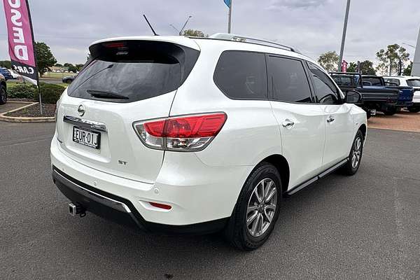 2015 Nissan Pathfinder ST R52