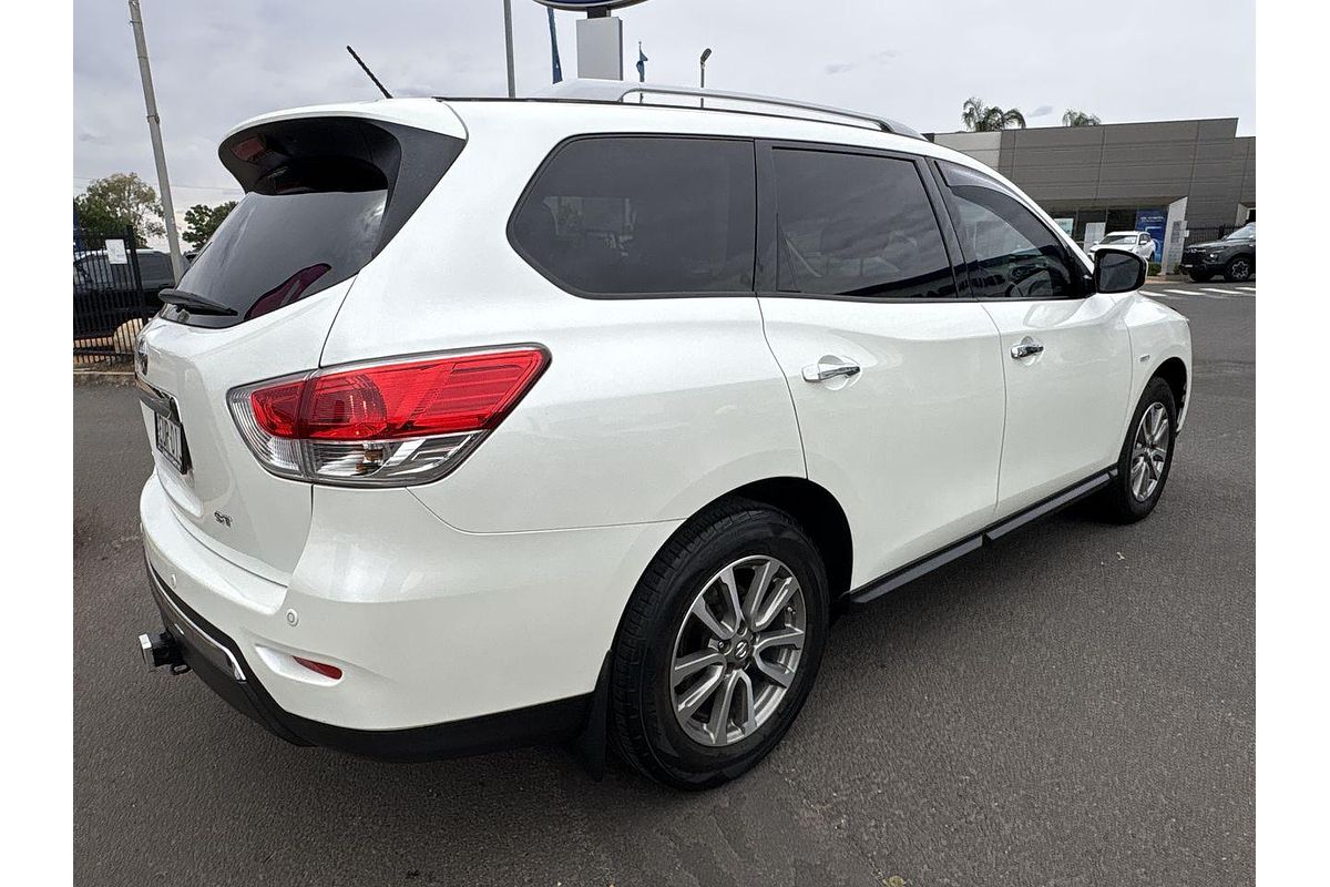 2015 Nissan Pathfinder ST R52