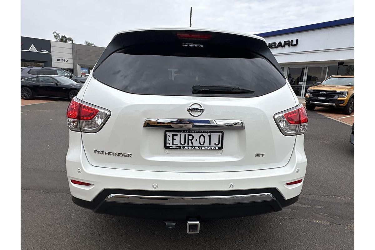 2015 Nissan Pathfinder ST R52