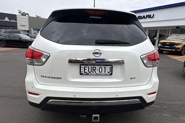 2015 Nissan Pathfinder ST R52