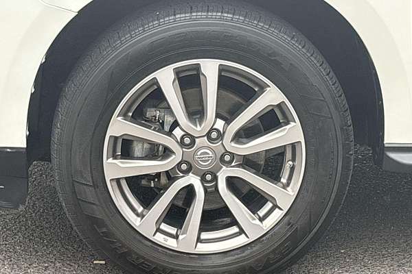 2015 Nissan Pathfinder ST R52