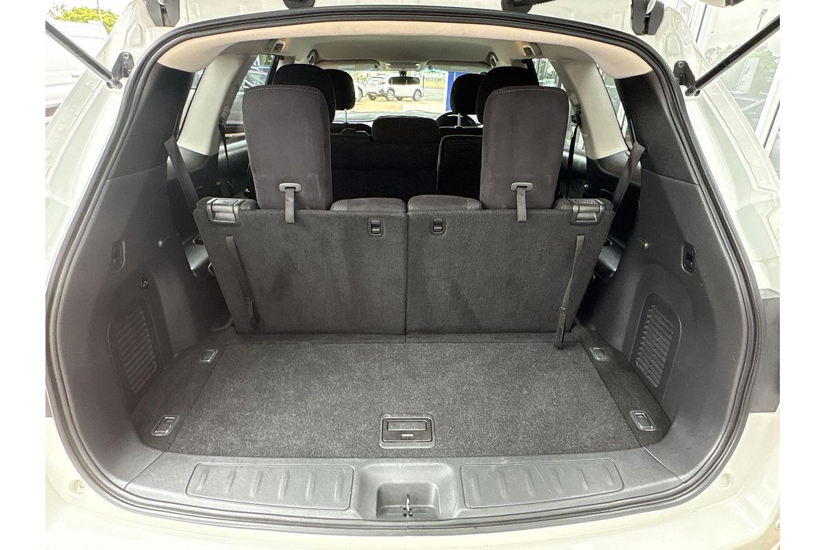 2015 Nissan Pathfinder ST R52