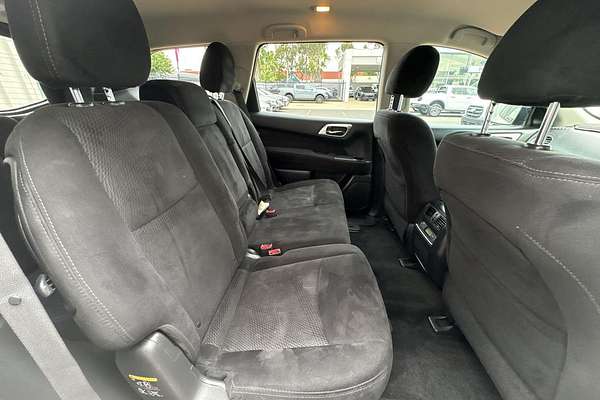 2015 Nissan Pathfinder ST R52