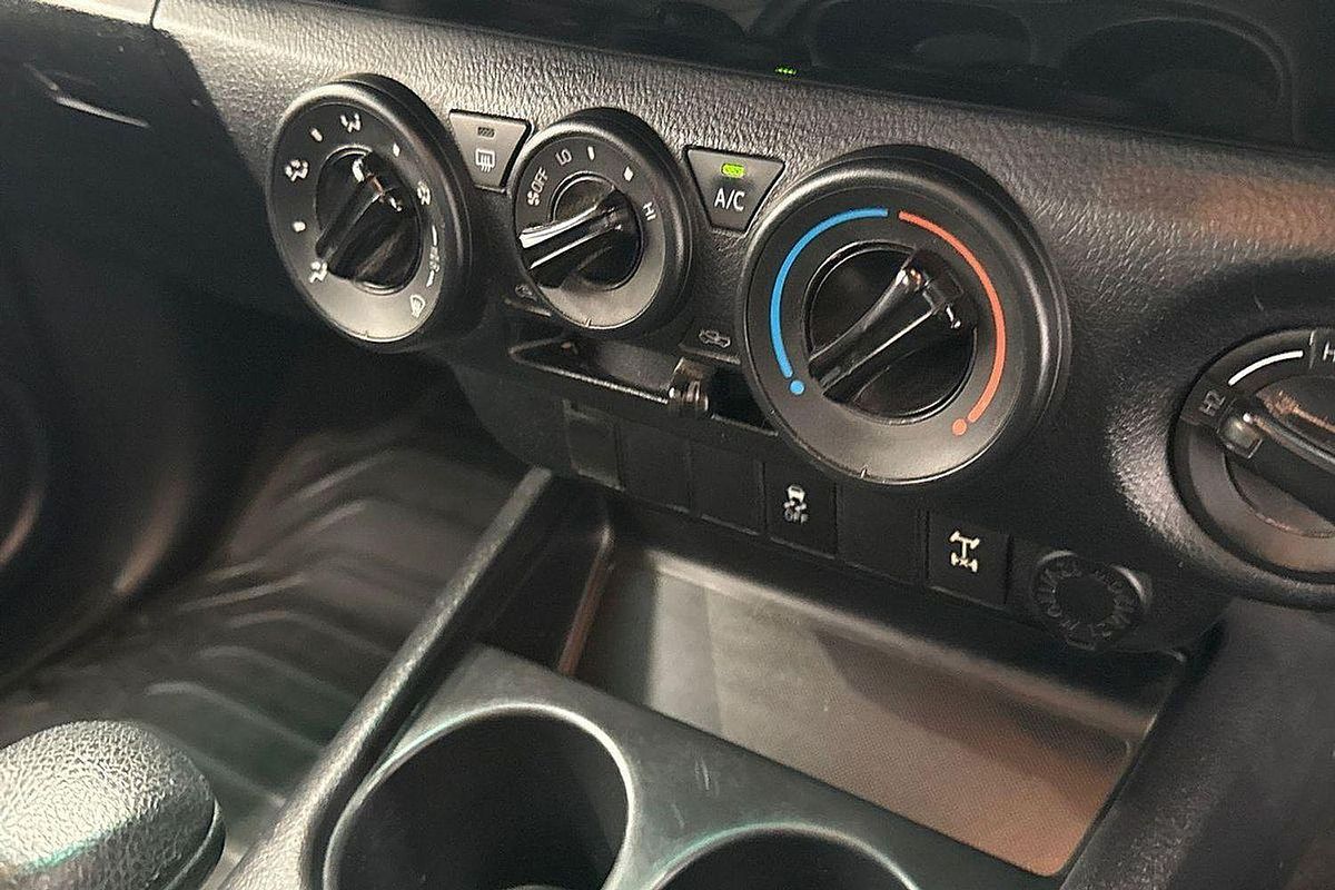 2016 Toyota Hilux SR GUN126R 4X4