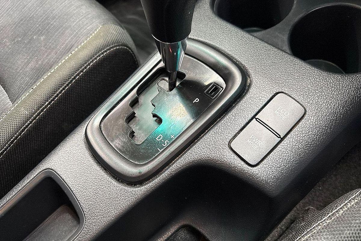 2016 Toyota Hilux SR GUN126R 4X4