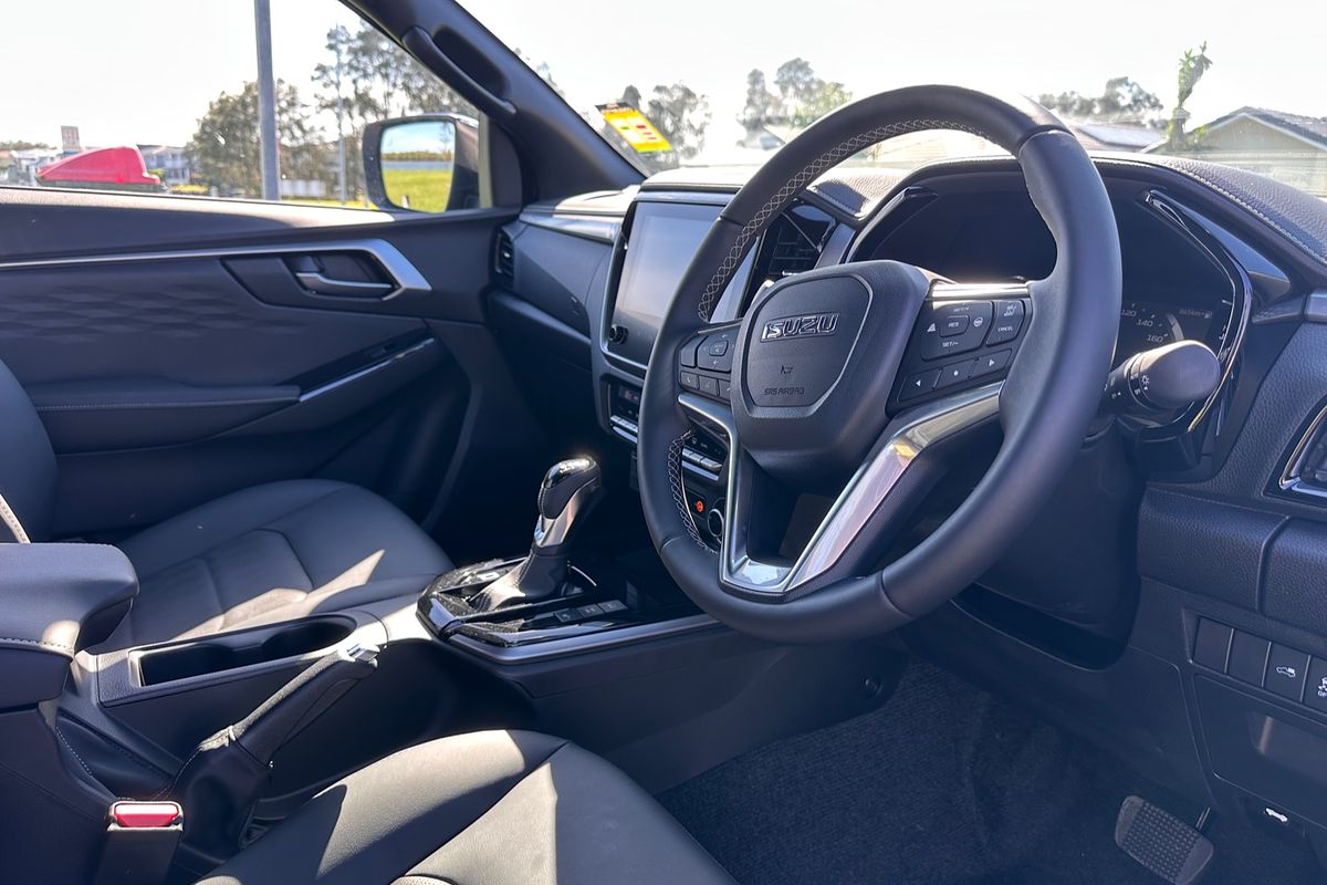 2025 Isuzu D-MAX LS-U+ 4X4