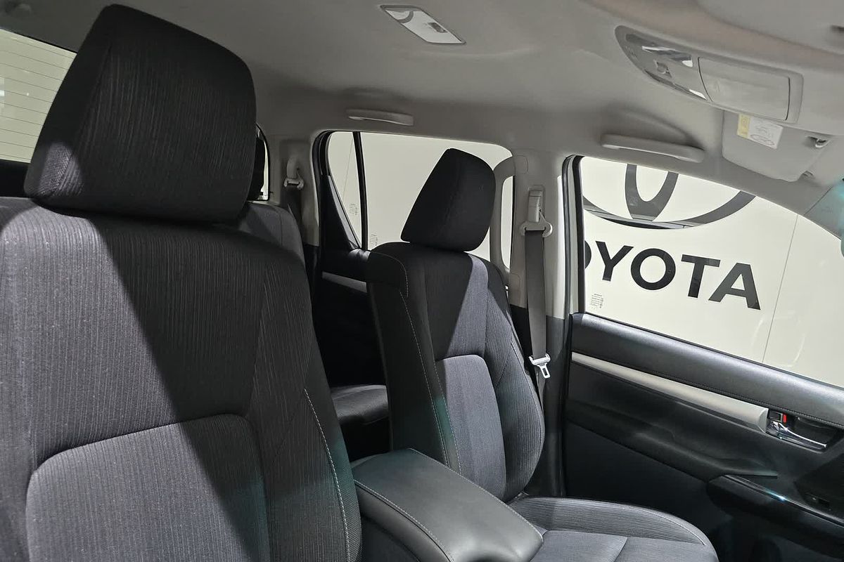 2021 Toyota Hilux SR5 GUN126R 4X4