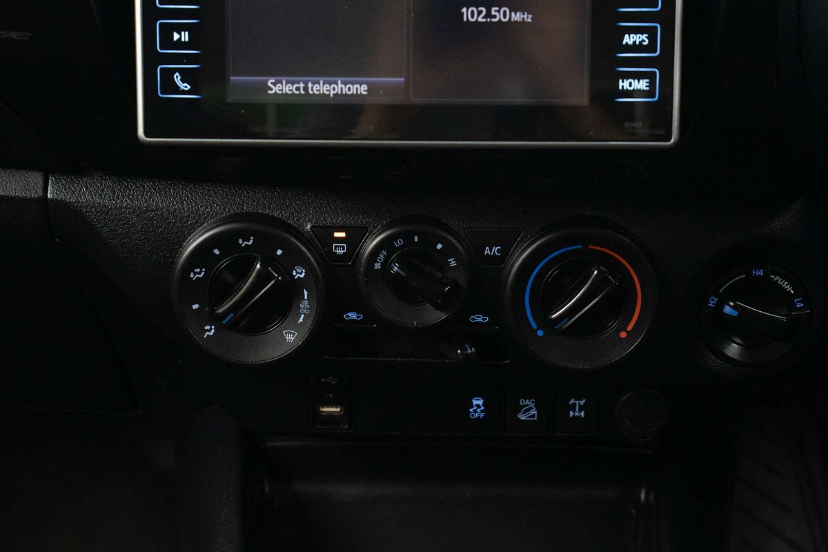 2018 Toyota Hilux SR GUN126R 4X4