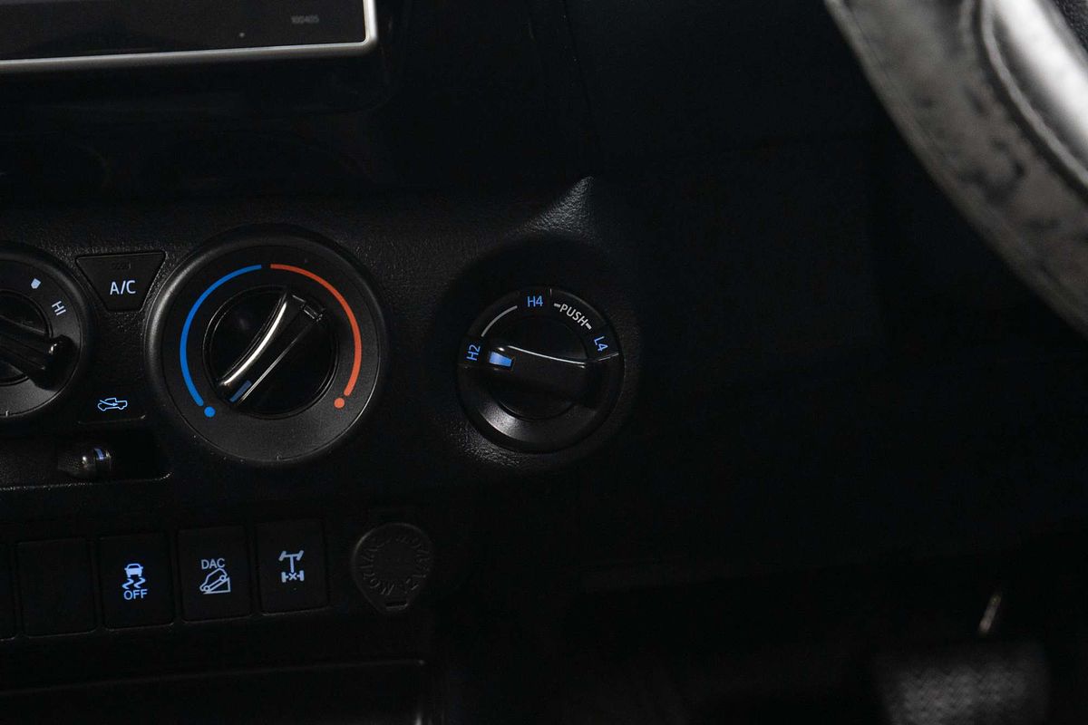 2018 Toyota Hilux SR GUN126R 4X4