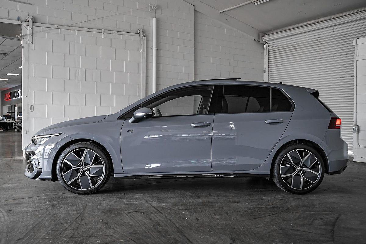 2025 Volkswagen Golf 110TSI R-Line 8.5