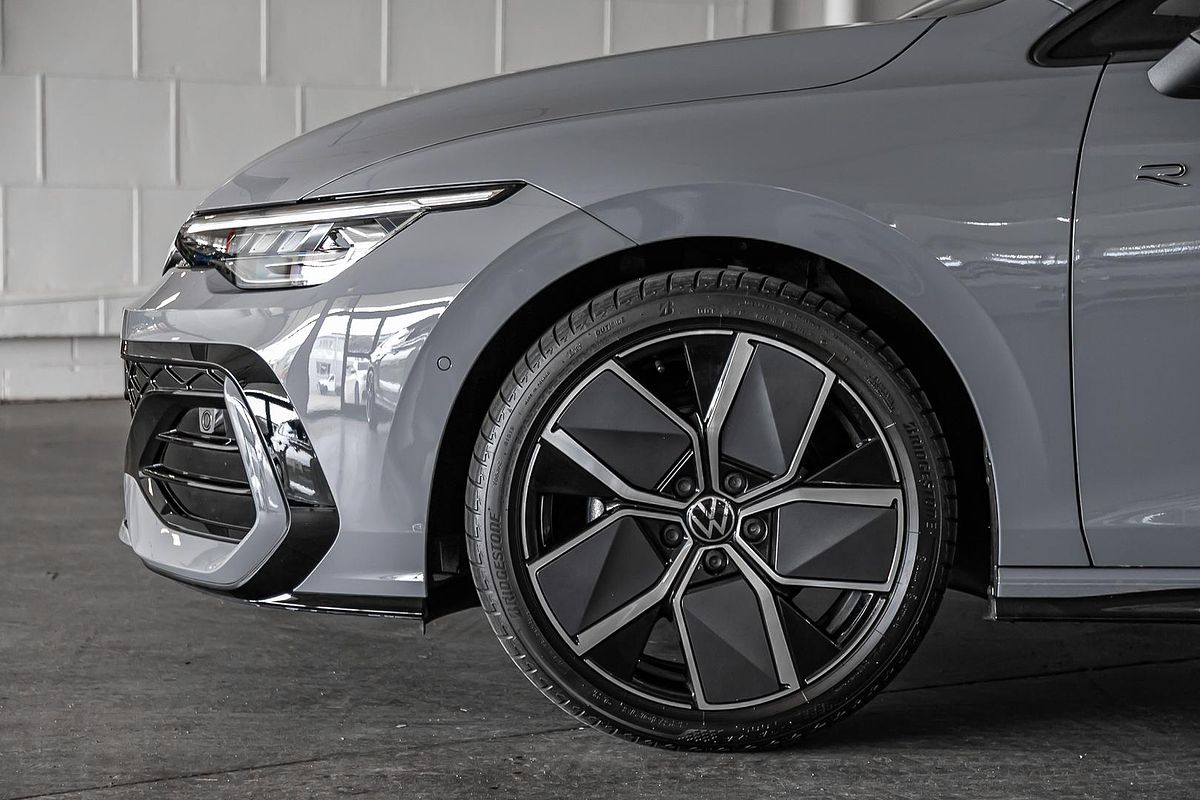 2025 Volkswagen Golf 110TSI R-Line 8.5