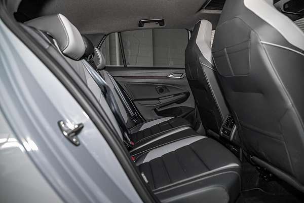 2025 Volkswagen Golf 110TSI R-Line 8.5