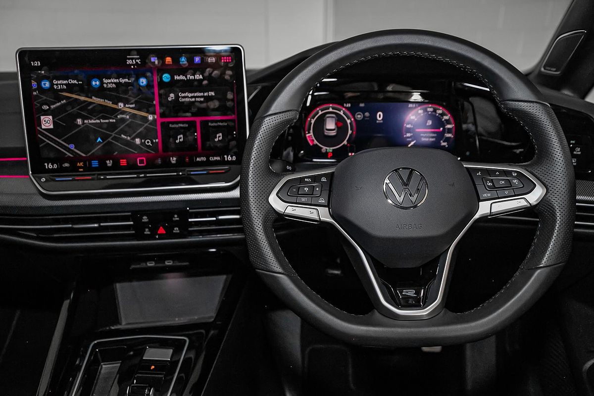 2025 Volkswagen Golf 110TSI R-Line 8.5