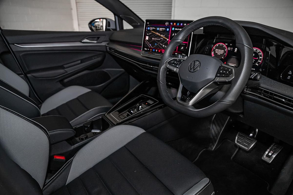 2025 Volkswagen Golf 110TSI R-Line 8.5