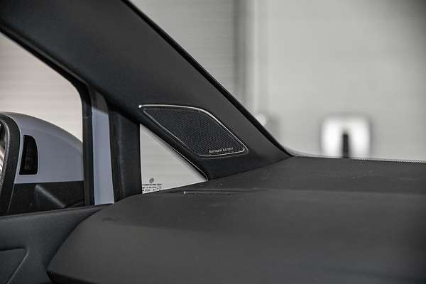 2025 Volkswagen Golf 110TSI R-Line 8.5