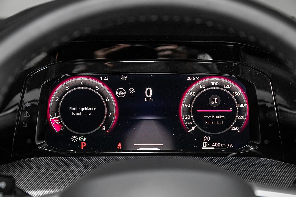 2025 Volkswagen Golf 110TSI R-Line 8.5