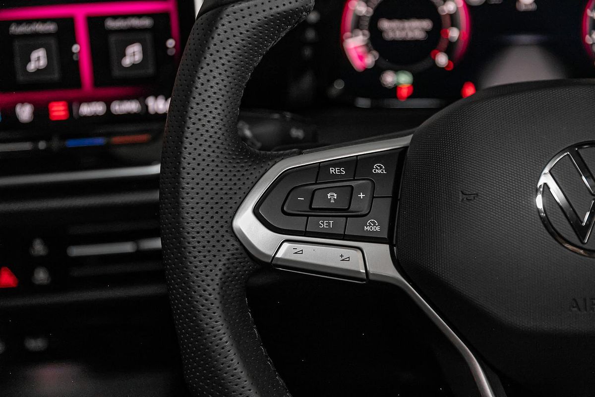 2025 Volkswagen Golf 110TSI R-Line 8.5