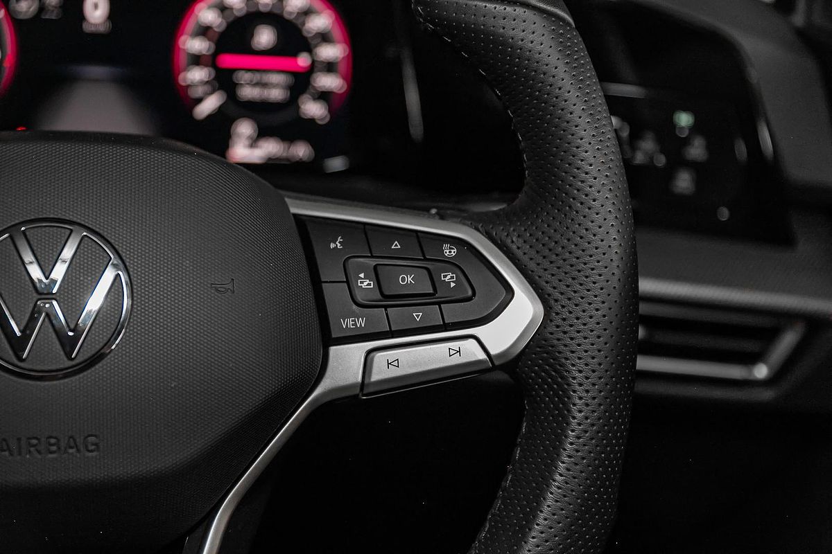 2025 Volkswagen Golf 110TSI R-Line 8.5