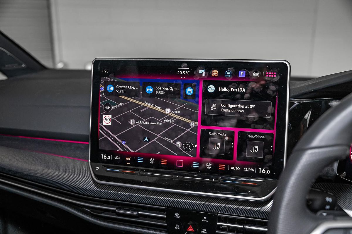 2025 Volkswagen Golf 110TSI R-Line 8.5