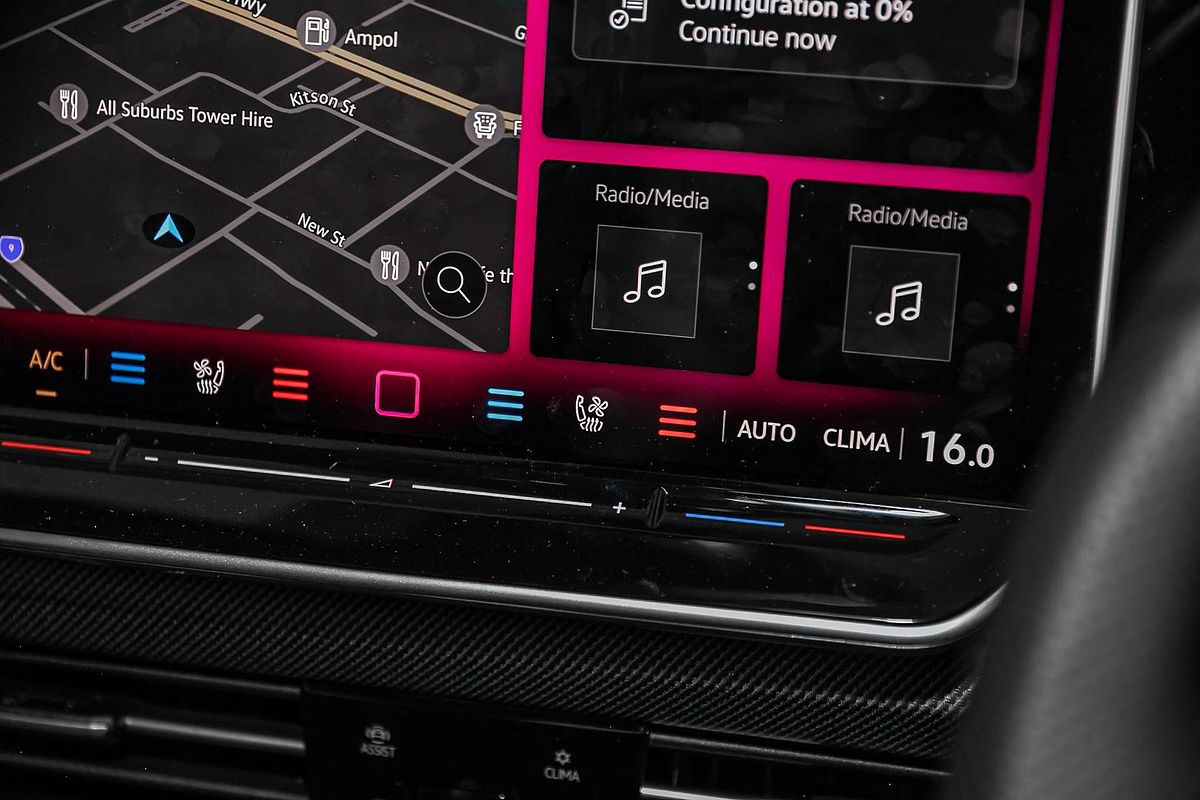 2025 Volkswagen Golf 110TSI R-Line 8.5