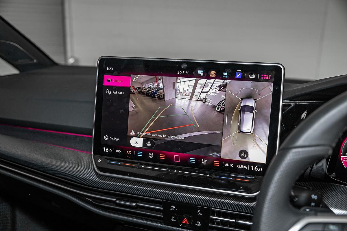 2025 Volkswagen Golf 110TSI R-Line 8.5